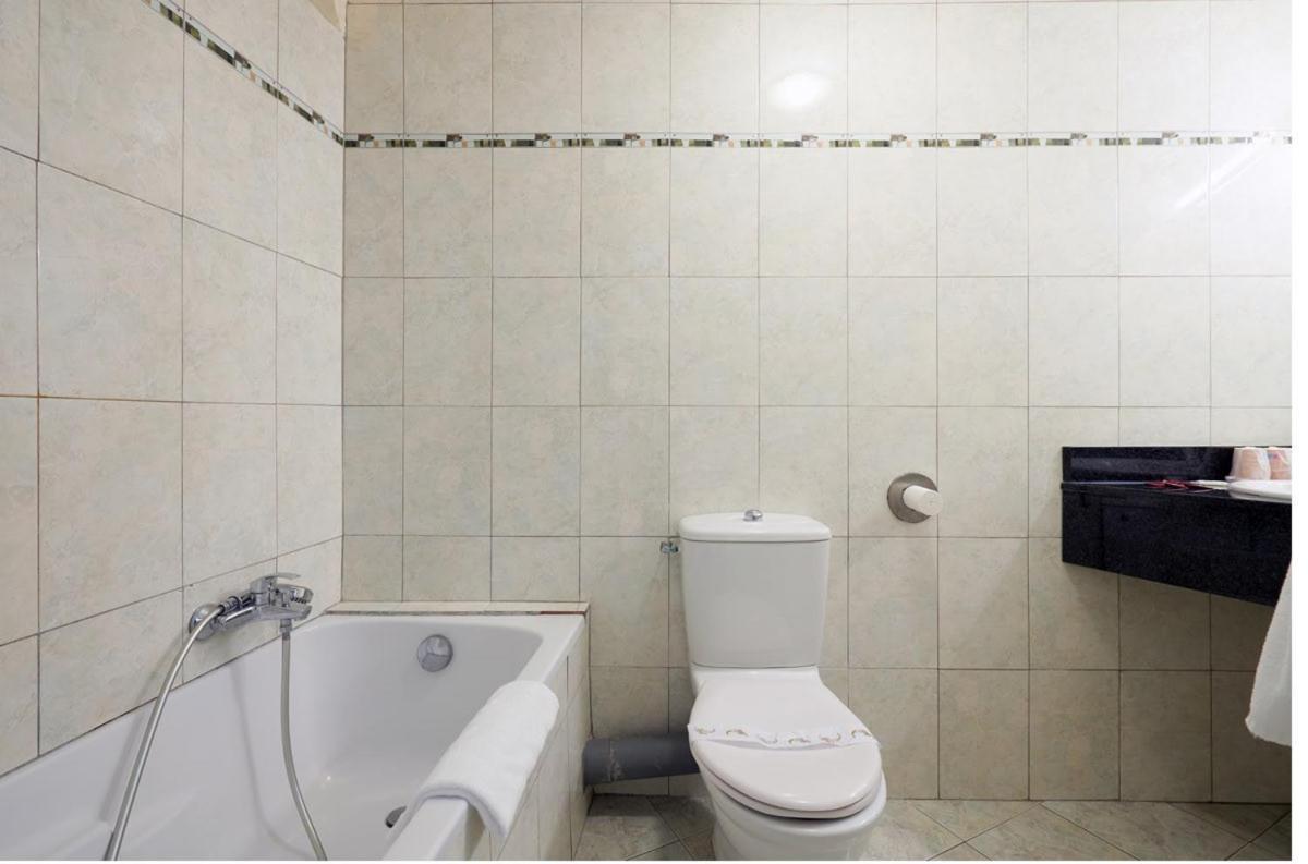 Hotel Triton Коллиур Экстерьер фото